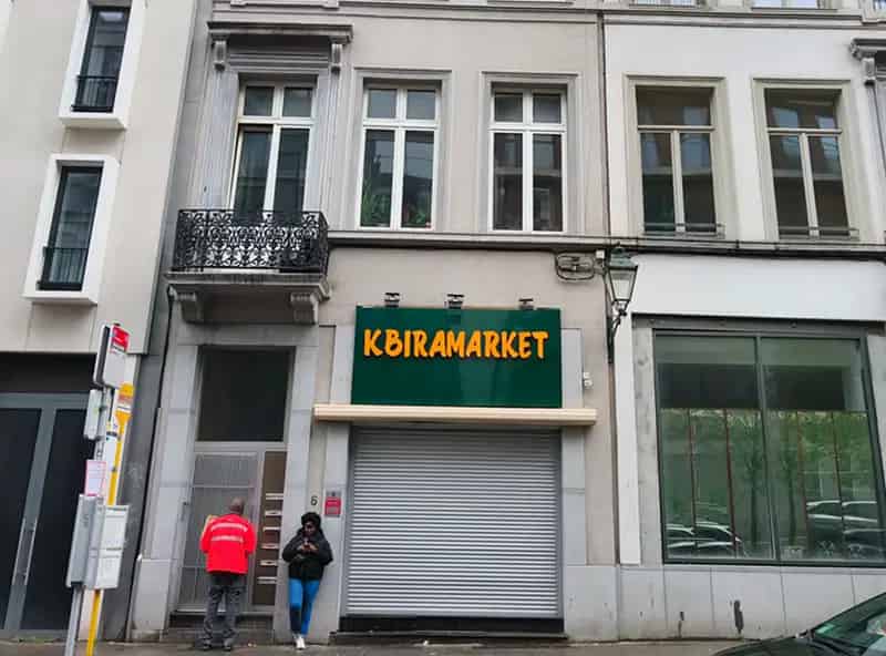Huis te Koop Brussel Zuidstation: Volledig Verhuurd Gebouw
