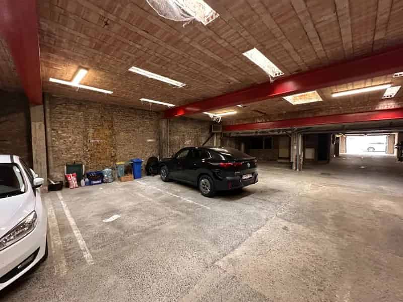 Gesloten Parkeerplaatsen Volledig Aanbod