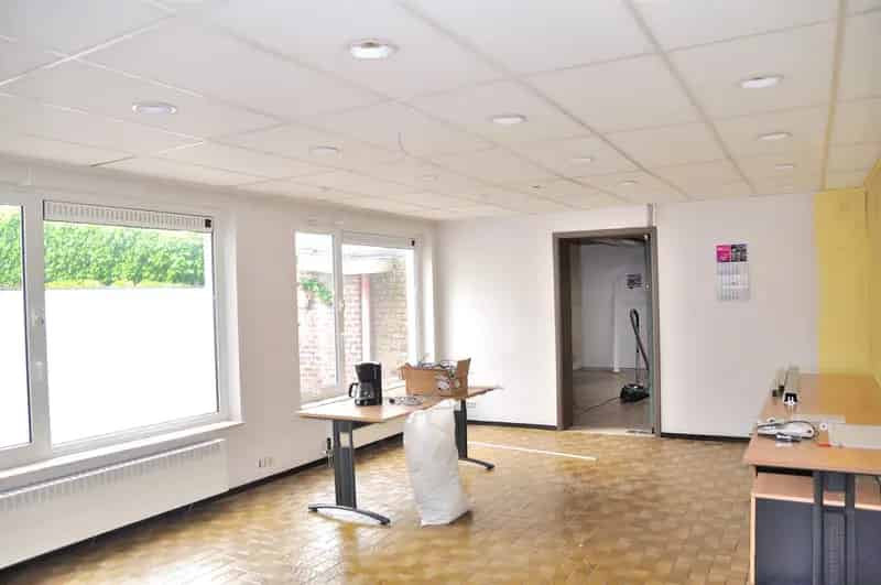 Kantoorruimte met Garage te Huur