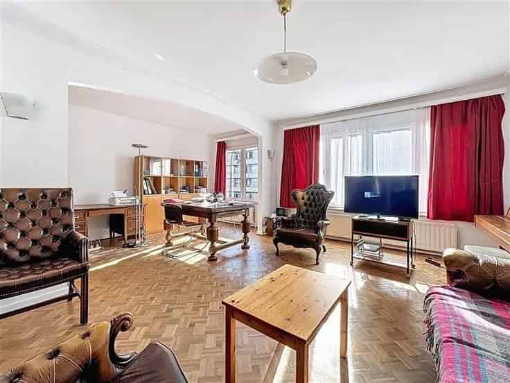 Appartement Te Koop Sint-Jans-Molenbeek 83m² Terras Garage