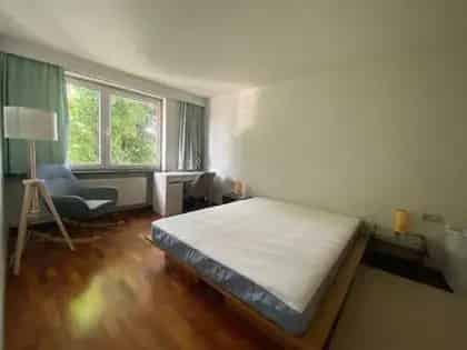 Gemeubileerd 2-slaapkamer appartement te huur Rue Royale