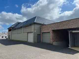 Handelspand te Huur Bree Ruime Handelsruimte Nabij Grote Ketens