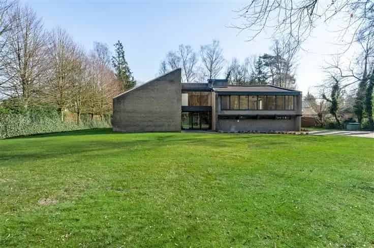 Ruime Villa Te Koop 6 slaapkamers Grote Tuin