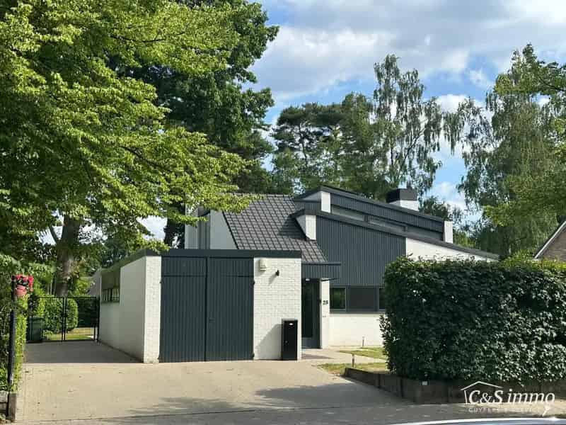 Te Huur: Luxueuze Villa 275m² 3 slaapkamers Zuidoost tuin