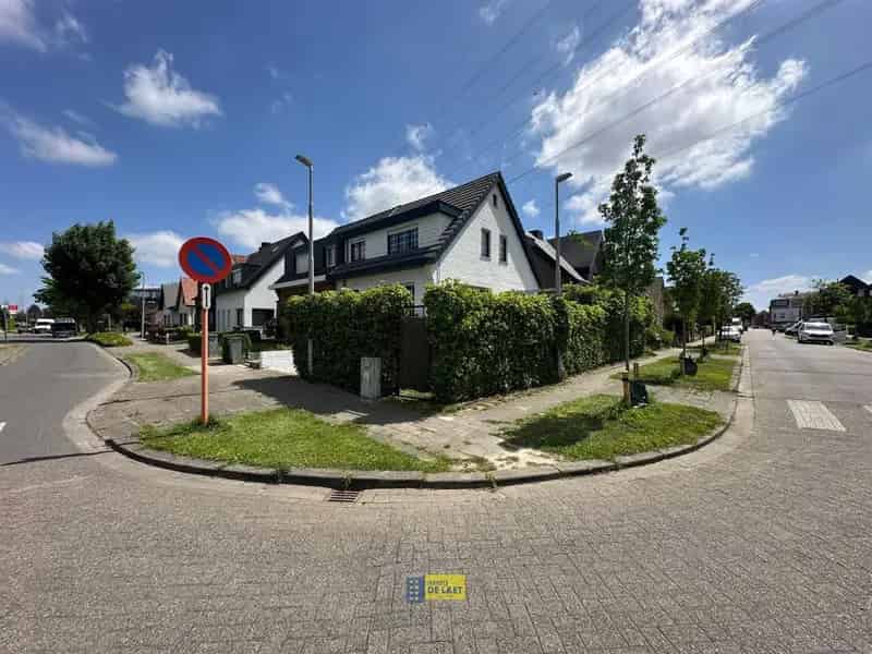 Huis te huur 3 slaapkamers garage kelder tuin