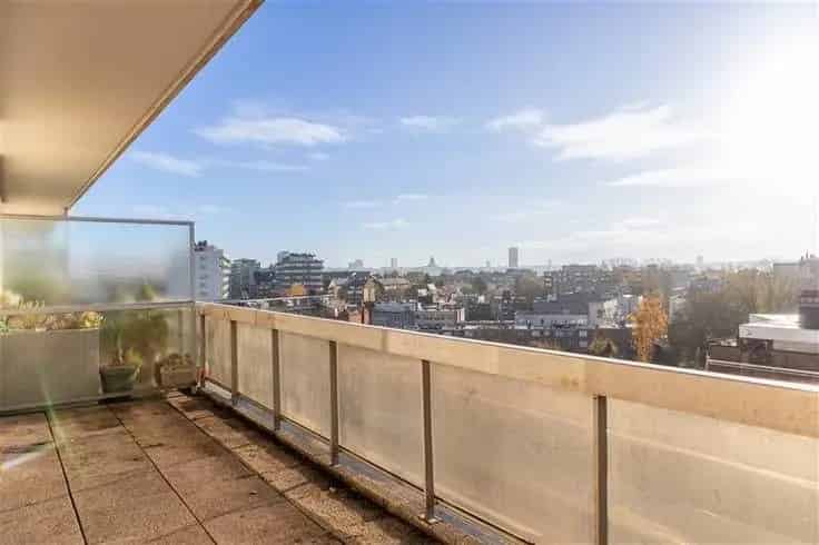 Penthouse Te Koop Met Groot Terras En Uitzicht