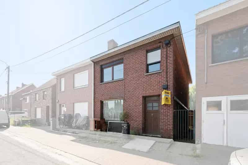 Te renoveren woning 544m² - 3 slaapkamers - Rustige ligging