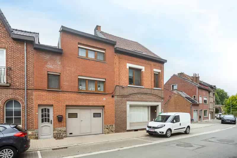 Appartement met werkruimte te koop - Op te frissen