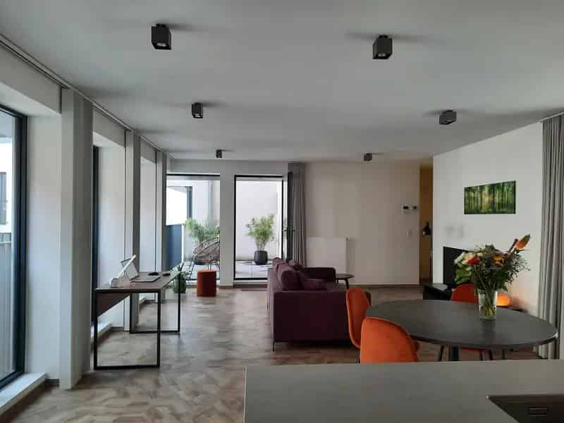 Appartement te huur Gent: Licht 1 slaapkamer appartement 88m²