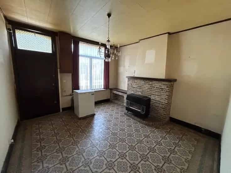 Huis Te Koop Meerbeke: 2 Slaapkamers, Diepe Tuin, Renovatieproject
