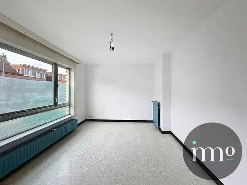 Zeer ruim woonhuis nabij alle faciliteiten