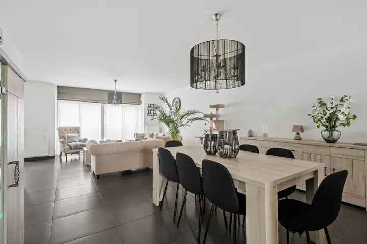 Duplex appartement te koop in Zwijndrecht met ruim terras