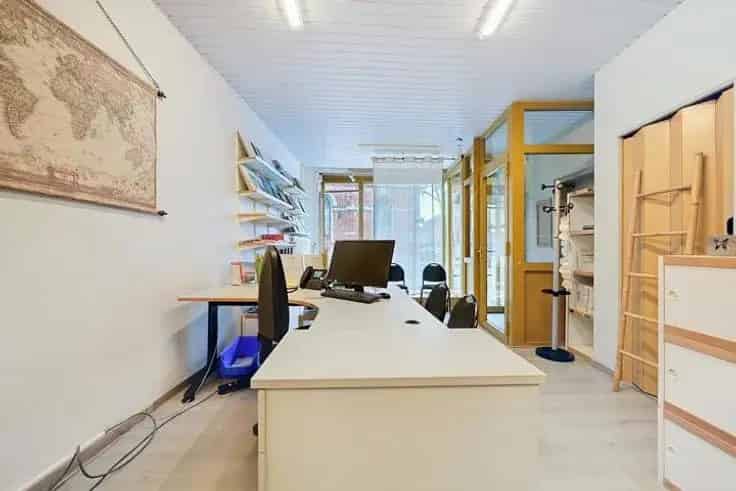 Huis Te Koop Stadscentrum: Ruime woning met terras en garage