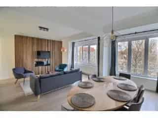 Appartement te Huur Ukkel - Gerenoveerd 2 Slaapkamers Balkon