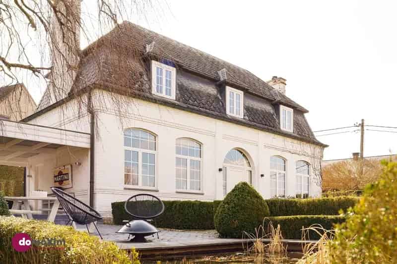 Prachtig herenhuis met ruime tuin, zwembad & mogelijkheid tot uitbreiding nabij Leuven