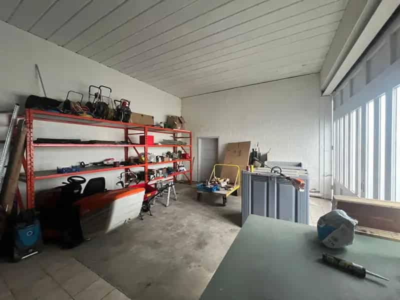 Multifunctioneel Bedrijfsgebouw Volledige Aanbod