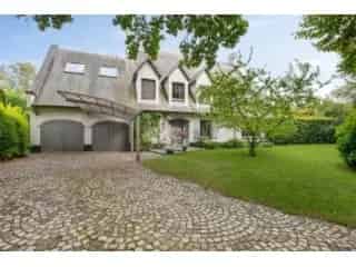 Villa te koop Brasschaat - Ruime woning op 2670m²