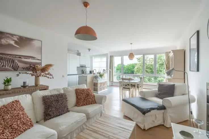 Appartement Te Koop 3 Slaapkamers Lichtrijk Terras Kelderberging
