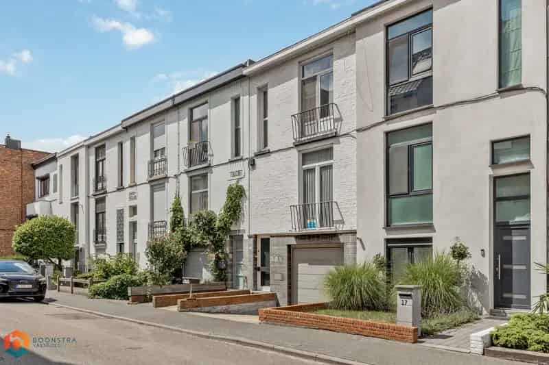 Te renoveren woning met atelier in Mechelen