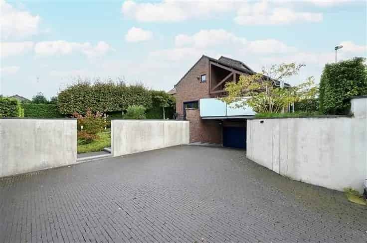 Ruime Villa te Koop in Duffel - 5 slaapkamers, Praktijkruimte