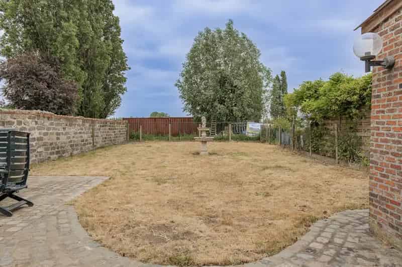 Halfopen bebouwing te moderniseren nabij E17