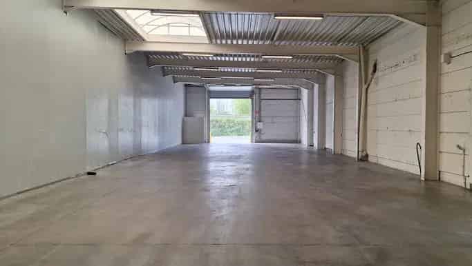 Magazijn te Huur Izegem Noordkaai 407m²