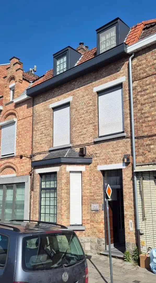 Sint-Andries: Instapklare Rijwoning 3 Slaapkamers
