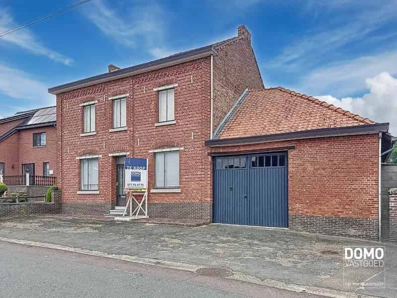 Karaktervolle woning met paardenstallingen