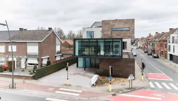 Kantoorgebouw te koop Roeselare 468m²