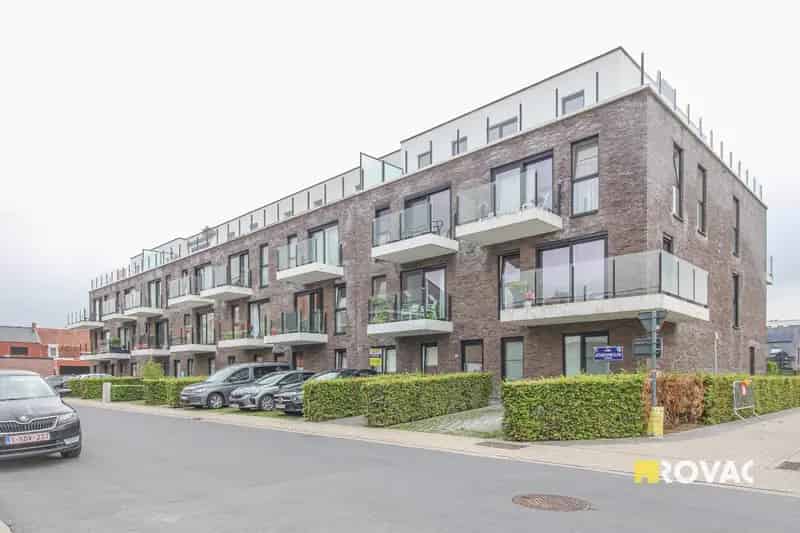 Gelijkvloers Appartement met Tuin en Garage te Koop