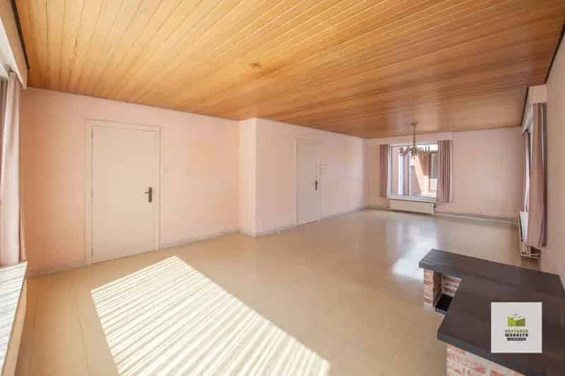 Huis te koop Wingene: 5 slaapkamers, tuin, garage, centrum