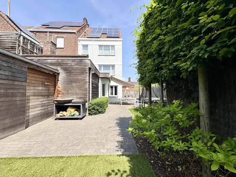 Huis te huur: 5 slaapkamers, tuin, oprit, nabij station