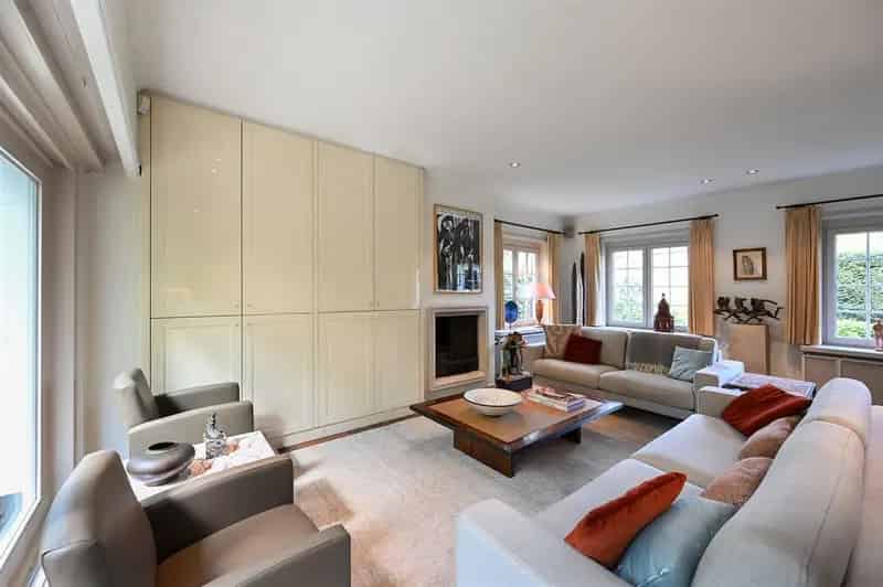 Huis te koop Hove: Charmante Engelse Cottage met Zuidtuin