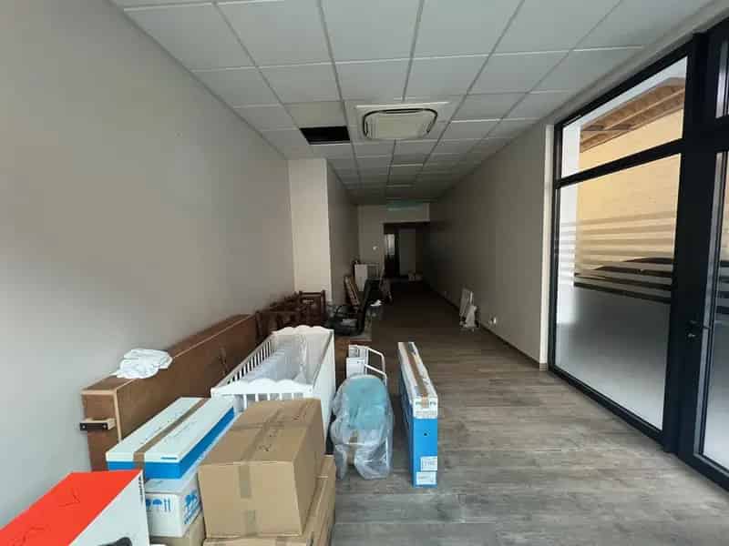 Commerciële Gelijkvloerse Ruimte 45m² Toplocatie Parkeerplaats