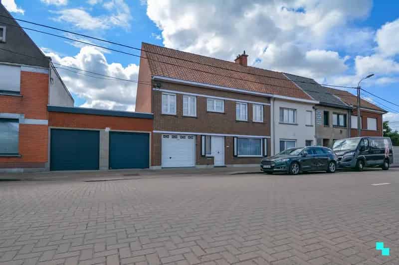 Huis te huur Roeselare: 3 slaapkamers, garage, zuidtuin