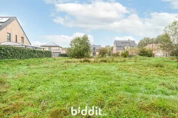 Bouwgrond 11a 82ca Centraal gelegen