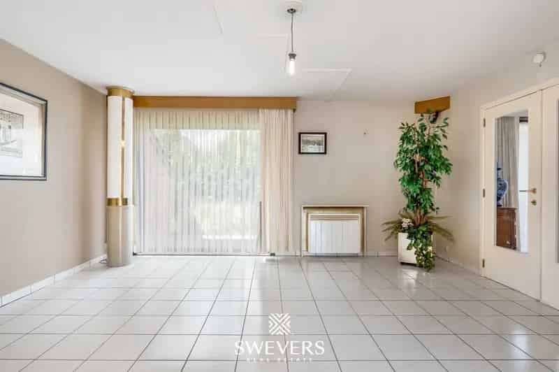 Moderne Villa met Magazijn 1869m2