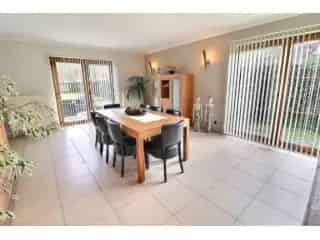 Villa te koop Monceau-sur-Sambre 245m² 3 slaapkamers zwembad