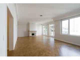 Appartement te Koop Elsene 2 slaapkamers Terras Gerenoveerd
