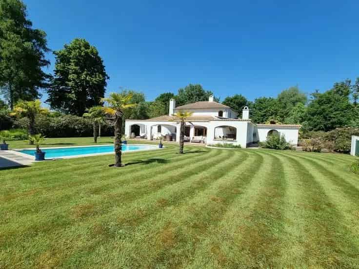 Spaanse Villa Te Koop Tremelo - Luxe, Rust en Privacy
