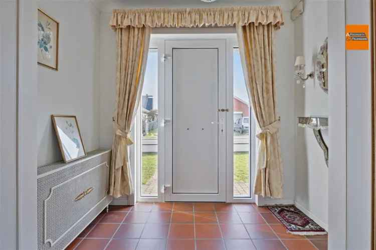 Villa te huur 3 slaapkamers garage tuin assistentiewoning