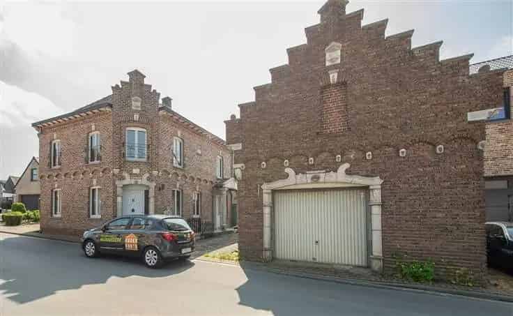 Huis Te Koop 3 slaapkamers grote garage tuin
