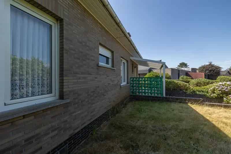 Gelijkvloerse woning 3 slaapkamers 2 garages