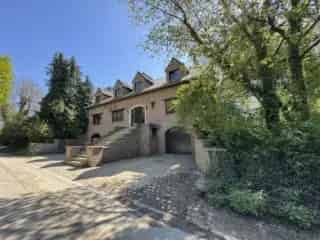 Villa te koop Grez Doiceau Ruime gezinswoning met 4 garages