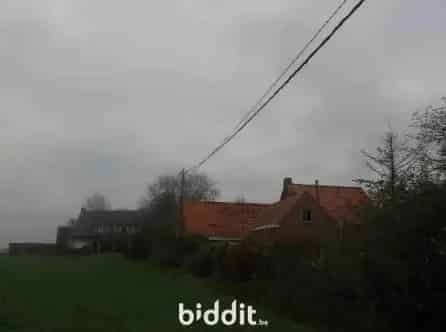 TE RENOVEREN OF TE SLOPEN WONING 8 ARE 86 CENTIARE
