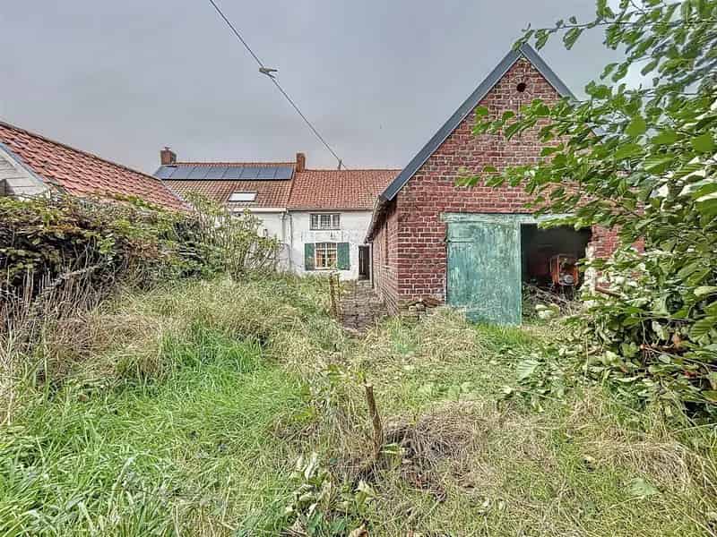 Halfopen Woning Te Renoveren 519m2 4 slaapkamers