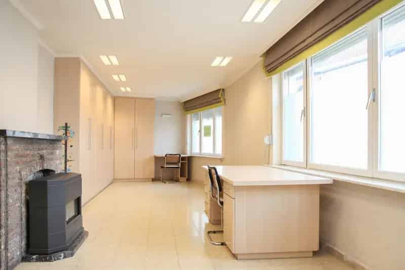Ruime woning 6 slaapkamers garage Aalst