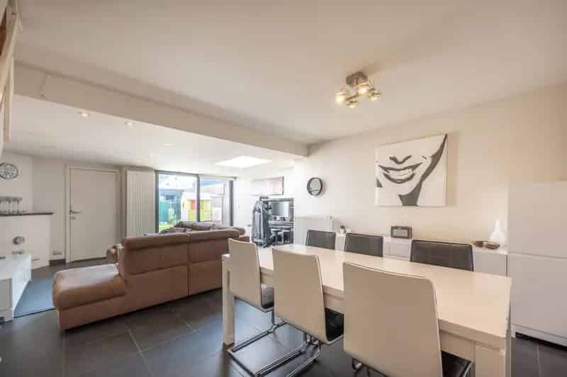 Huis te huur Oostkamp: Ruime woning met tuin en 3 slaapkamers