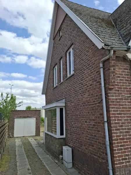 Huis te huur te renoveren woning met tuin