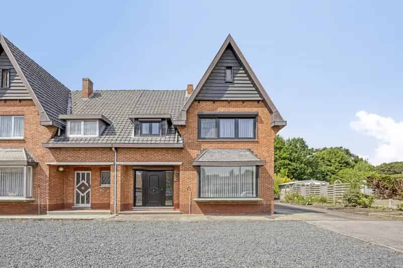 Ruime Renovatie Woning Koersel 3-4 Slaapkamers Garage